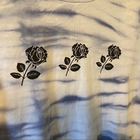 🌸4 for $10🌸 Tie Dye Crop Top with Roses - Picture 2 of 5
